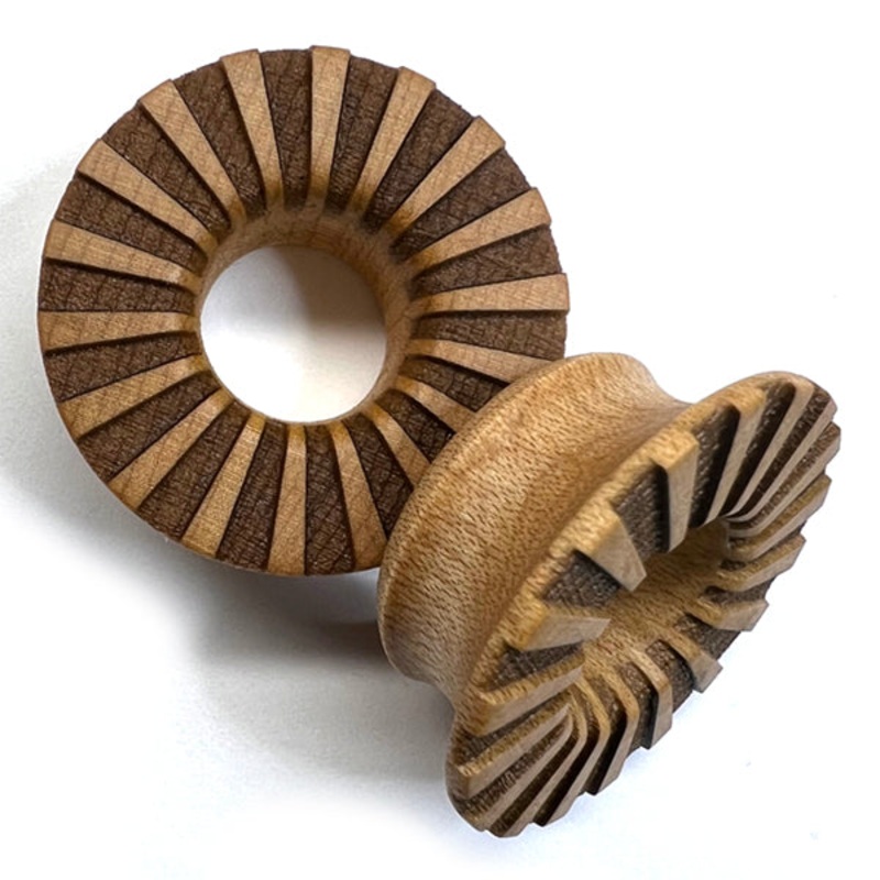 Radiant Maple Wood Mayan Tunnels 0 gauge (8mm) – 8mm wearable Maple