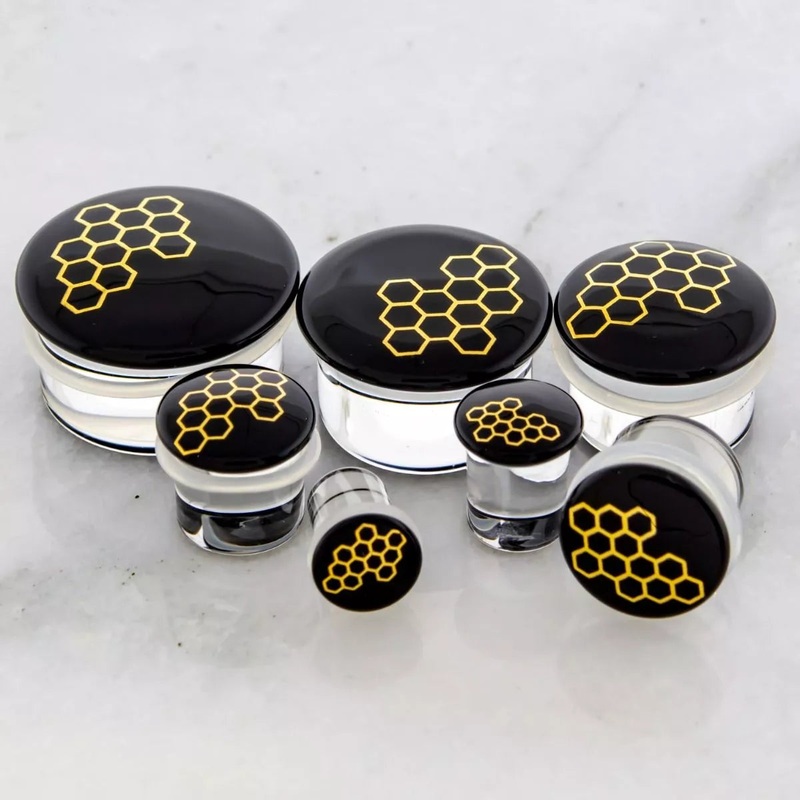 Single Flare Plug Color Front W/ Gold Honeycomb Decal – 1 Piece #SPLT#2 00G (10mm) Length: 5/16″ (8mm)