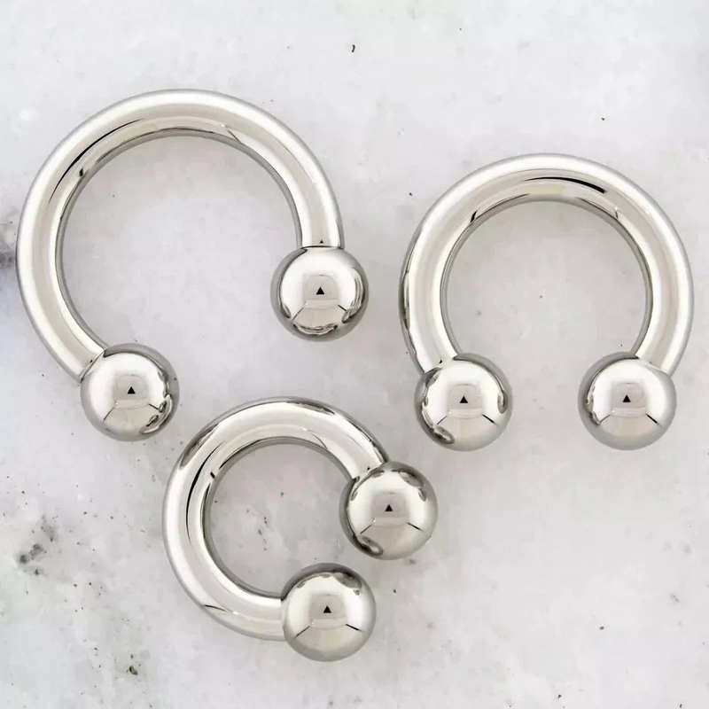 6g Titanium Internally Threaded Circular Barbell Horseshoe Barbell – 1 Piece 6G (4mm) Inner Diameter: 1/2″ (12.7mm) | Ball-Size: 8mm