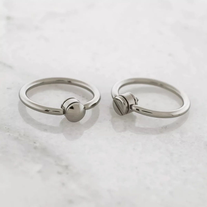 14g Titanium Slave Ring w/ Plain Disc Internally Threaded – 1 Piece 14G (1.6mm) Inner Diameter: 1/2″ (12.7mm) | Ball-Size: 4mm