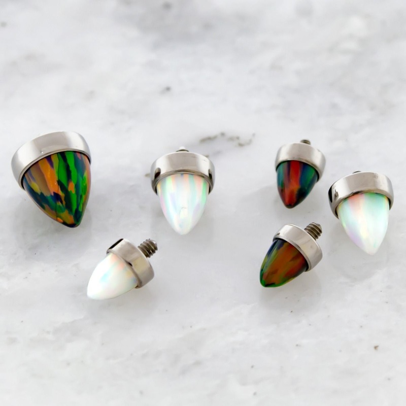 10g, 12g 14g Titanium Opal Cone / Spike Replacement Head – 1 Piece 14G (1.6mm) Head Size: 3mmX4mm Gem: BLACK OPAL
