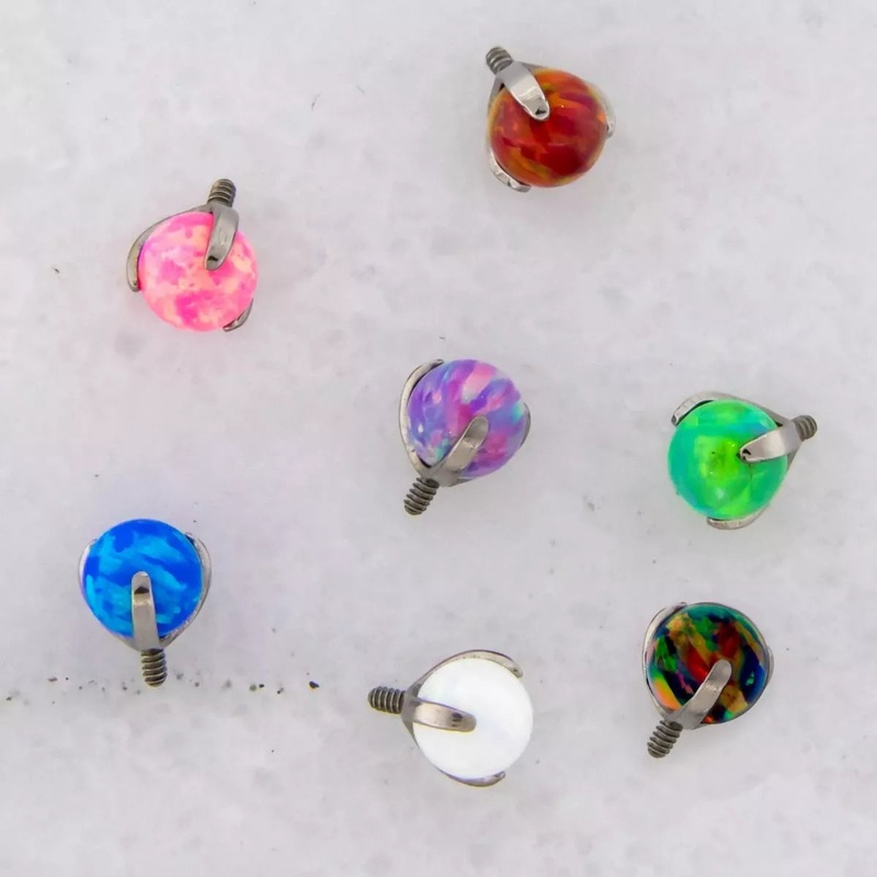 16g/18g Titanium Opal Claw Prong Set – 1 Piece 16G (1.2mm) Head Size: 2.5mm Gem: BLACK OPAL