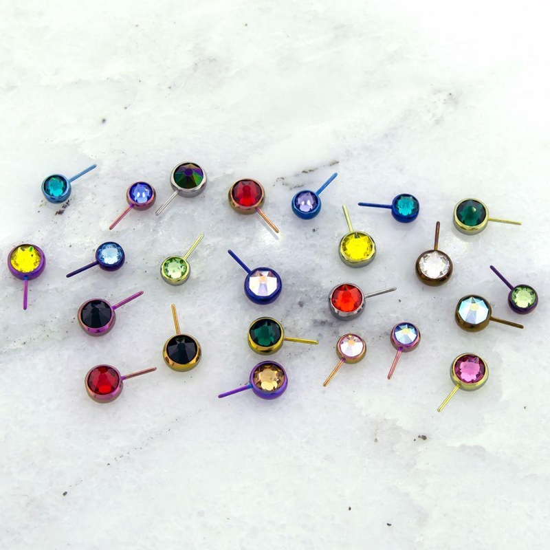 Titanium Threadless Front Facing Gem Ball – 1 Piece . Head Size: 2.5mm Gem: AB