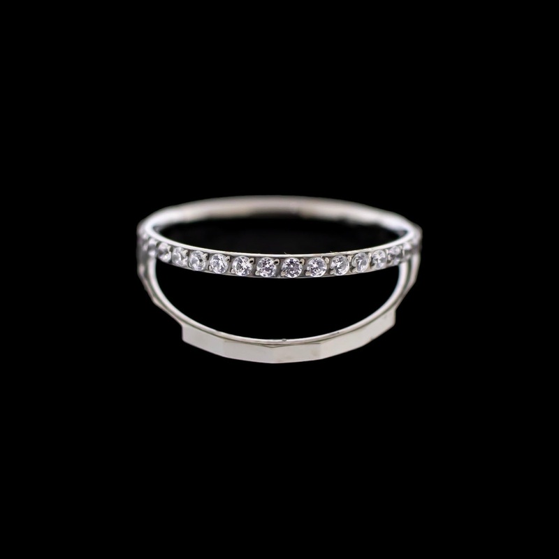 Vona – Hinged Segment Ring 18G (1.0mm) 8mm (5/16″) Clear