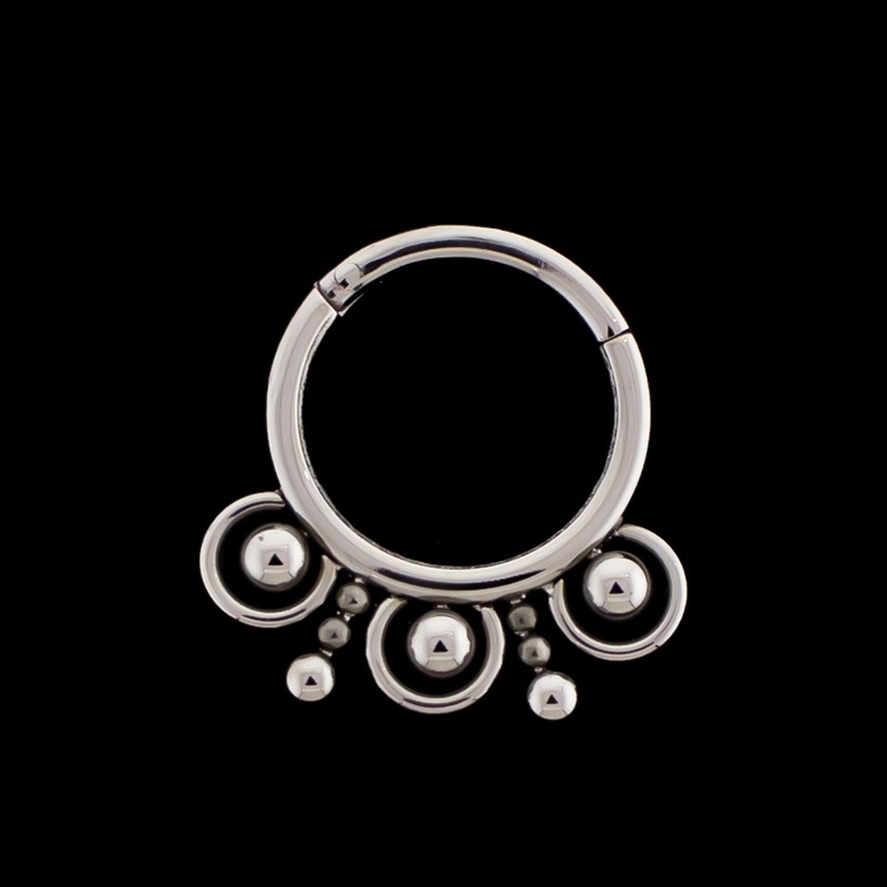 Uzhud – Hinged Segment Ring Titanium 16G (1.2mm) 8mm (5/16″)