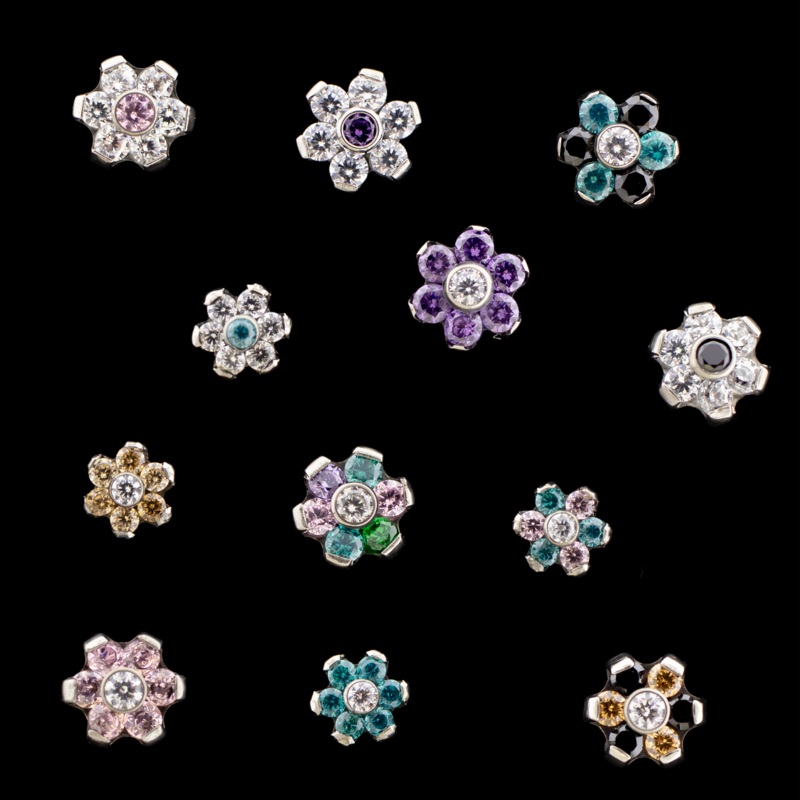 14G Anka – Internally Threaded Gem Flower 4mm Amber & Black/ Clear