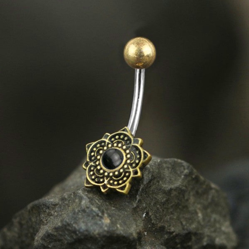 Beaded Flower Yellow Brass Belly Barbell 14g – 3/8″ long (10mm) Black Onyx Yellow Brass